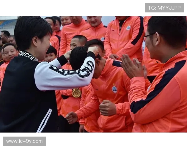 长郡滨江足球队奋勇拼搏展现强劲实力 连胜纪录助力球队冲击联赛冠军